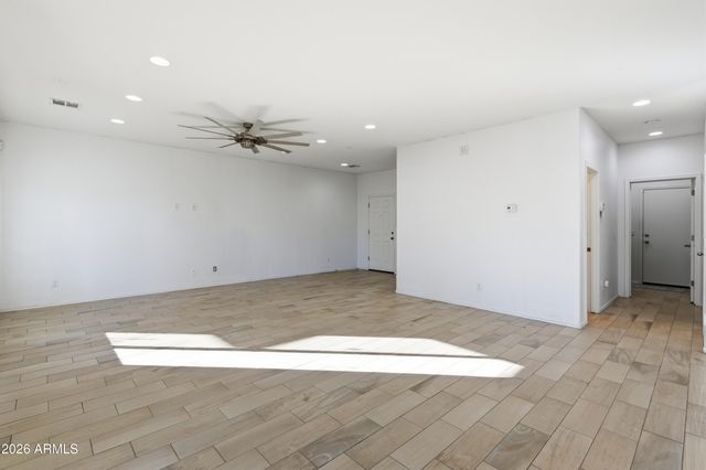 627 W KERRY Lane, Phoenix, AZ 85027