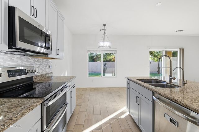 627 W KERRY Lane, Phoenix, AZ 85027