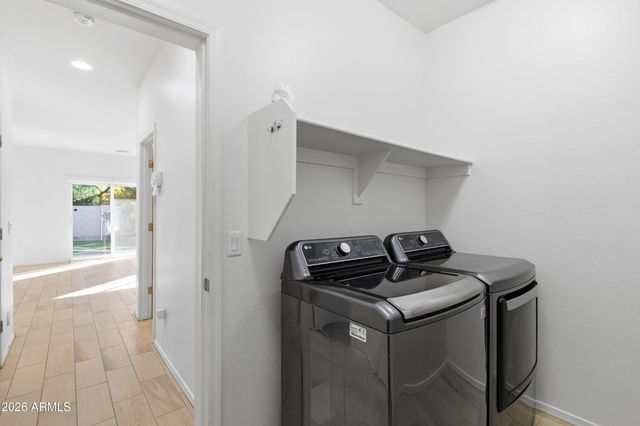 627 W KERRY Lane, Phoenix, AZ 85027