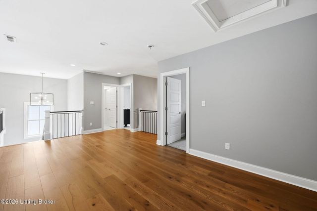 3313 Meadow Bluff Way, Louisville, KY 40245