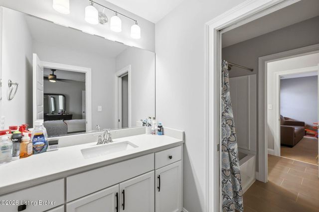 3313 Meadow Bluff Way, Louisville, KY 40245