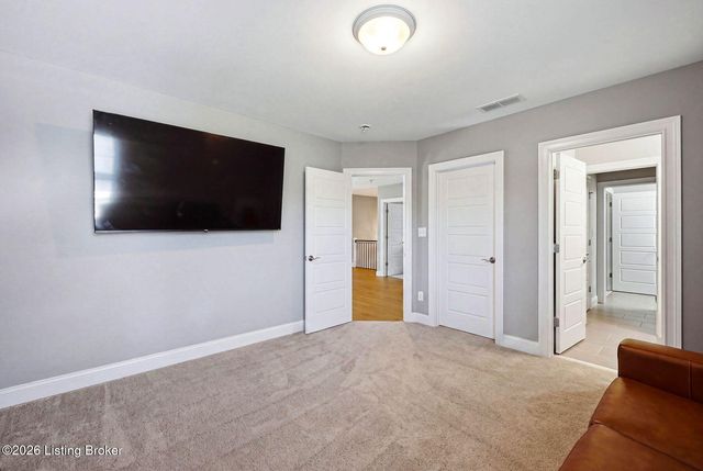 3313 Meadow Bluff Way, Louisville, KY 40245