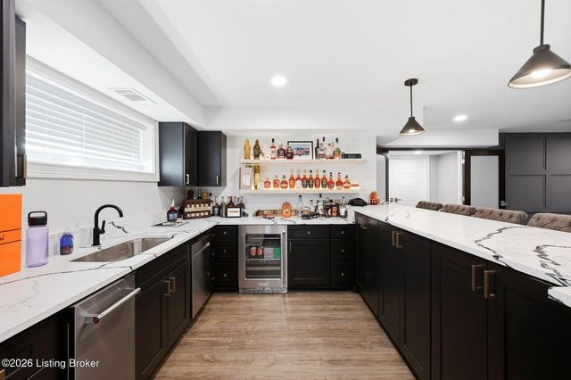 3313 Meadow Bluff Way, Louisville, KY 40245