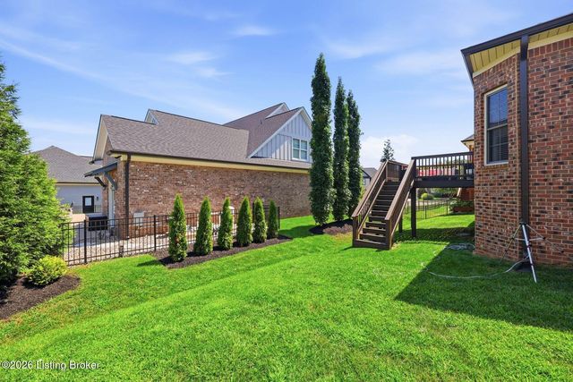 3313 Meadow Bluff Way, Louisville, KY 40245