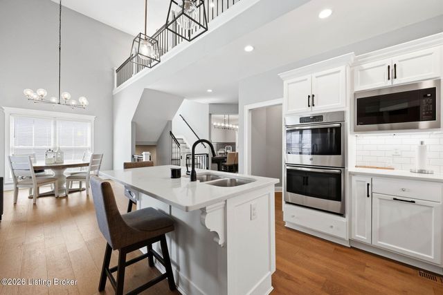 3313 Meadow Bluff Way, Louisville, KY 40245