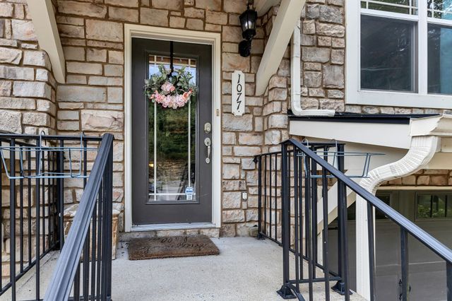 1077 Woodbury Falls Dr, Nashville, TN 37221