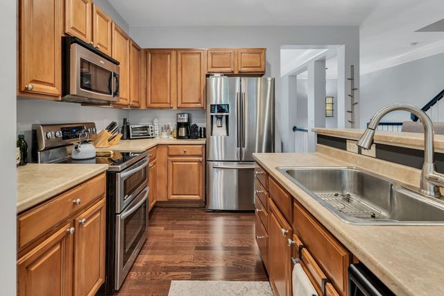 1077 Woodbury Falls Dr, Nashville, TN 37221