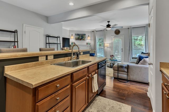 1077 Woodbury Falls Dr, Nashville, TN 37221