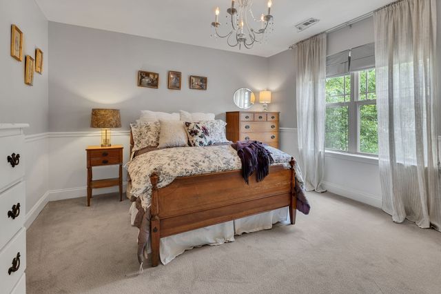 1077 Woodbury Falls Dr, Nashville, TN 37221