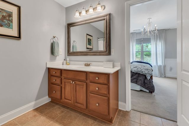 1077 Woodbury Falls Dr, Nashville, TN 37221
