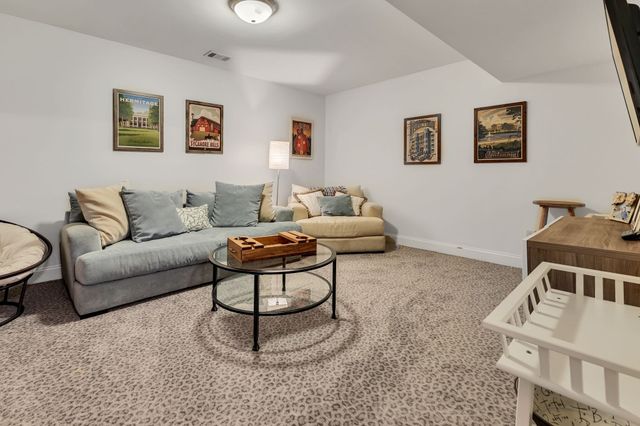 1077 Woodbury Falls Dr, Nashville, TN 37221