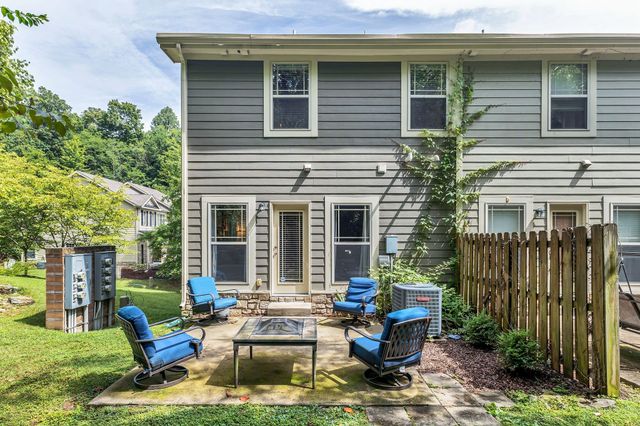 1077 Woodbury Falls Dr, Nashville, TN 37221