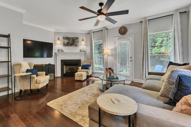 1077 Woodbury Falls Dr, Nashville, TN 37221