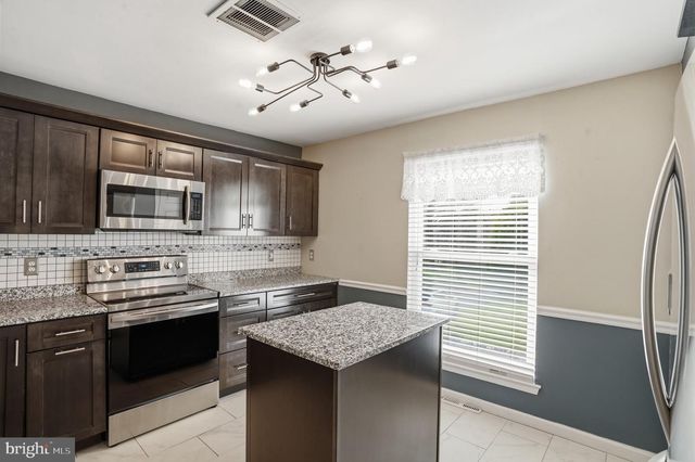 2807 WESTGATE DR, Easton, PA 18040