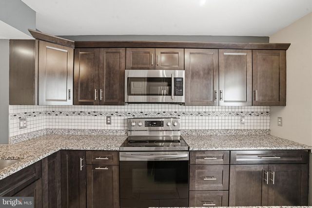 2807 WESTGATE DR, Easton, PA 18040