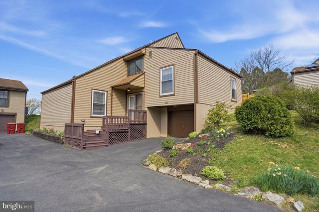 2807 WESTGATE DR, Easton, PA 18040
