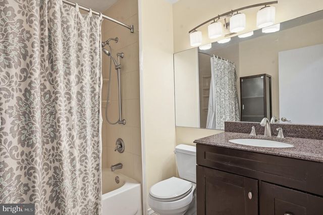 2807 WESTGATE DR, Easton, PA 18040
