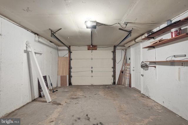 2807 WESTGATE DR, Easton, PA 18040