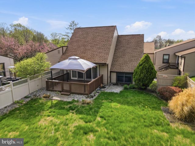 2807 WESTGATE DR, Easton, PA 18040
