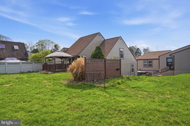 2807 WESTGATE DR, Easton, PA 18040