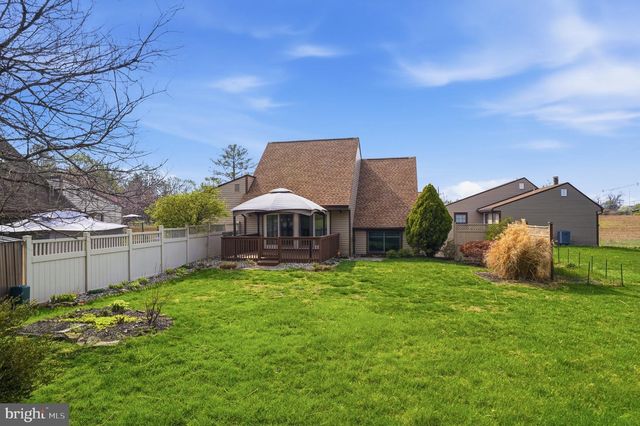 2807 WESTGATE DR, Easton, PA 18040