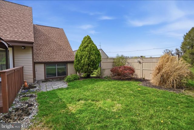 2807 WESTGATE DR, Easton, PA 18040
