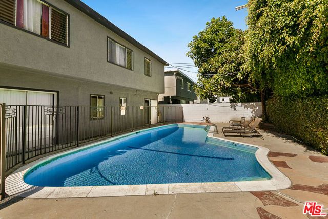 4136 Grand View Boulevard 7, Los Angeles, CA 90066