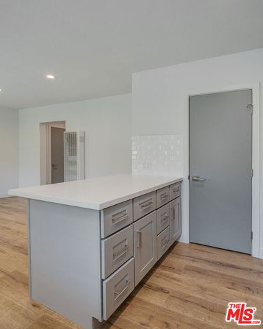 4136 Grand View Boulevard 7, Los Angeles, CA 90066