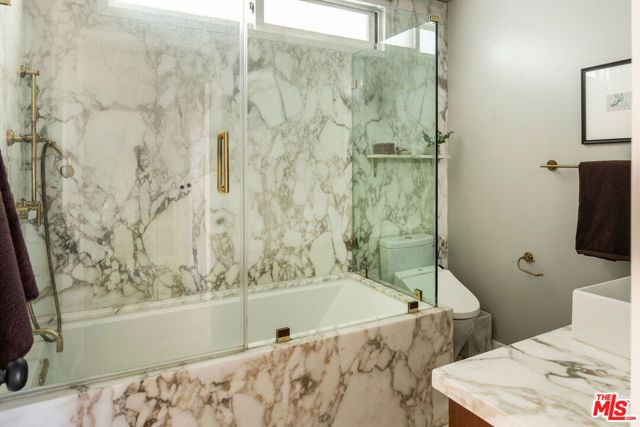 2017 N Gramercy Place, Los Angeles, CA 90068