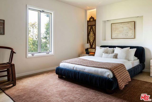 2017 N Gramercy Place, Los Angeles, CA 90068