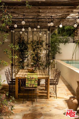 2017 N Gramercy Place, Los Angeles, CA 90068