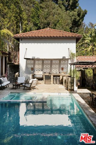 2017 N Gramercy Place, Los Angeles, CA 90068