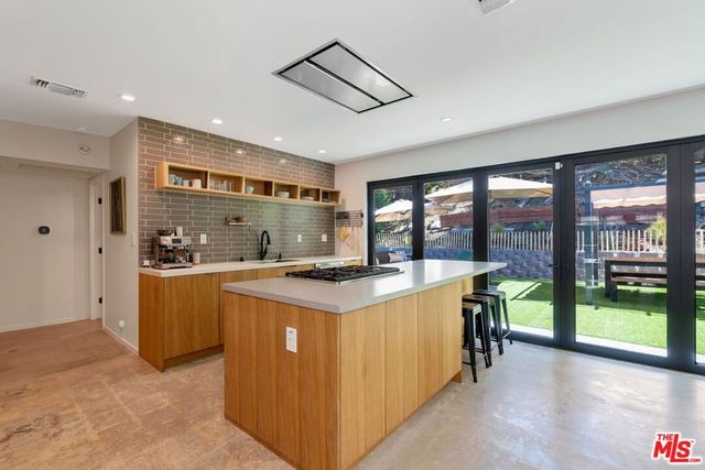 2820 Nichols Canyon Place, Los Angeles, CA 90046