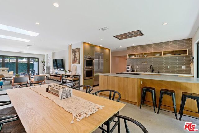 2820 Nichols Canyon Place, Los Angeles, CA 90046