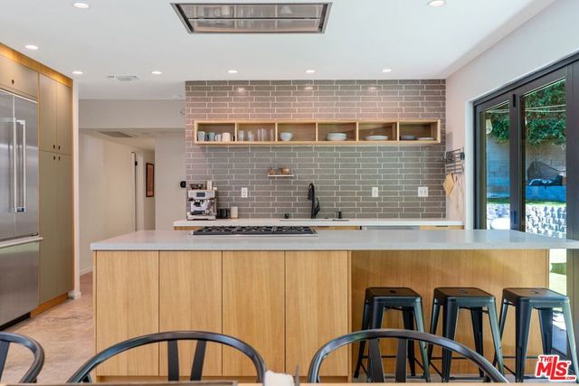 2820 Nichols Canyon Place, Los Angeles, CA 90046