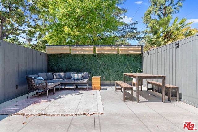 2820 Nichols Canyon Place, Los Angeles, CA 90046