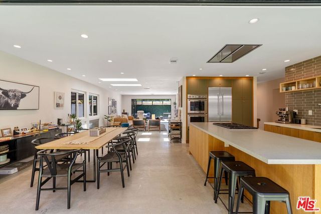 2820 Nichols Canyon Place, Los Angeles, CA 90046