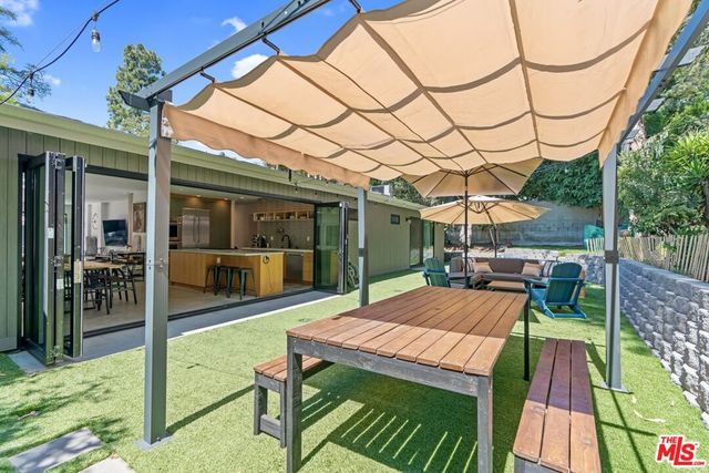 2820 Nichols Canyon Place, Los Angeles, CA 90046
