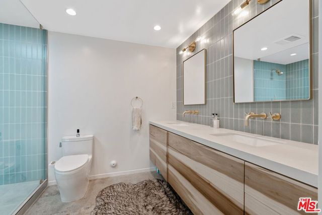 2820 Nichols Canyon Place, Los Angeles, CA 90046