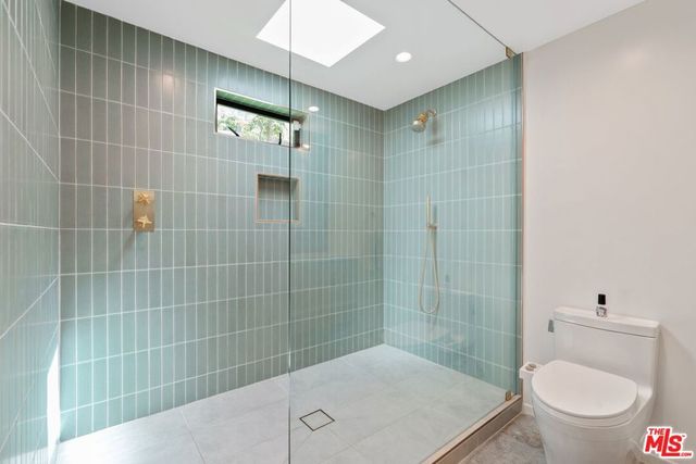 2820 Nichols Canyon Place, Los Angeles, CA 90046
