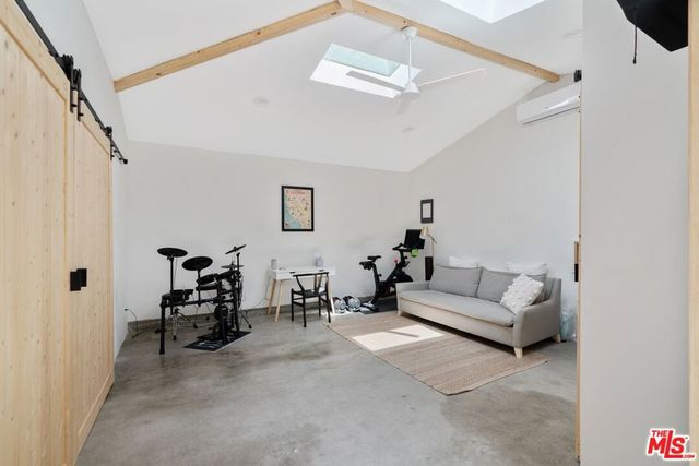 2820 Nichols Canyon Place, Los Angeles, CA 90046