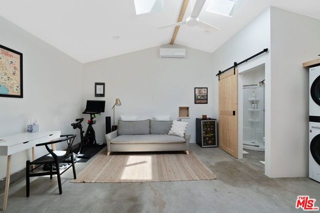 2820 Nichols Canyon Place, Los Angeles, CA 90046
