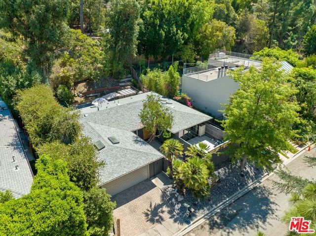 2820 Nichols Canyon Place, Los Angeles, CA 90046