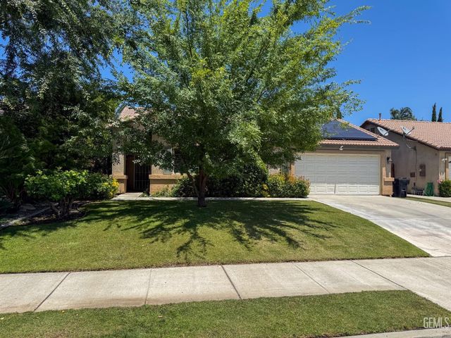 10512 Yosemite Falls Avenue, Bakersfield, CA 93312