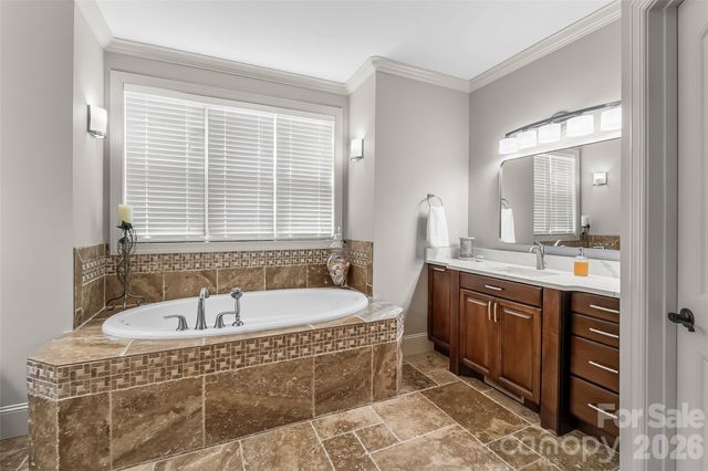 5895 Bakers Point, Hickory, NC 28602