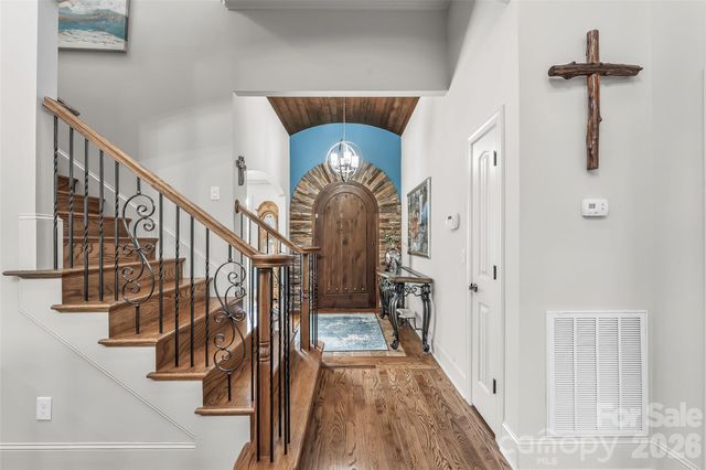 5895 Bakers Point, Hickory, NC 28602