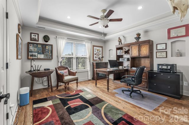5895 Bakers Point, Hickory, NC 28602
