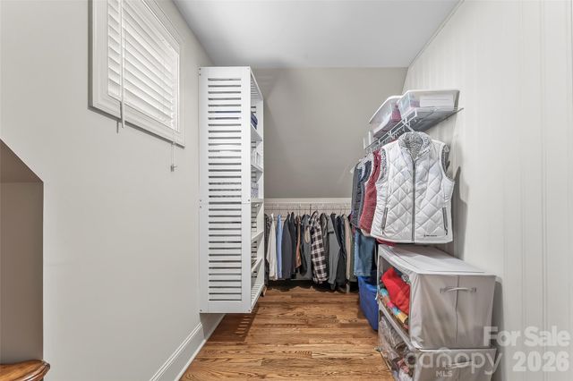 5895 Bakers Point, Hickory, NC 28602