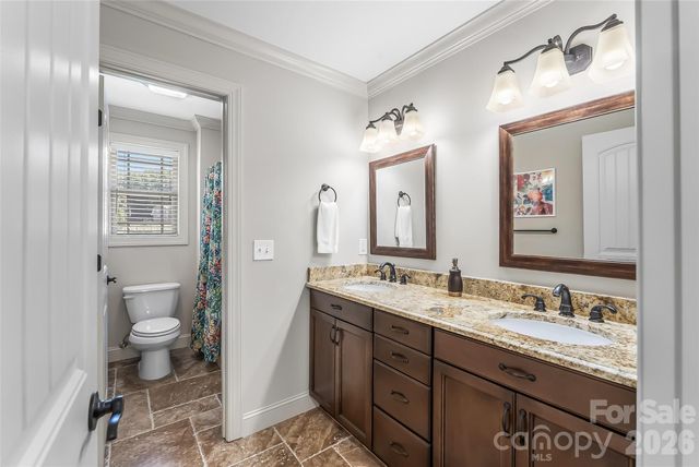 5895 Bakers Point, Hickory, NC 28602