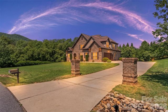 5895 Bakers Point, Hickory, NC 28602